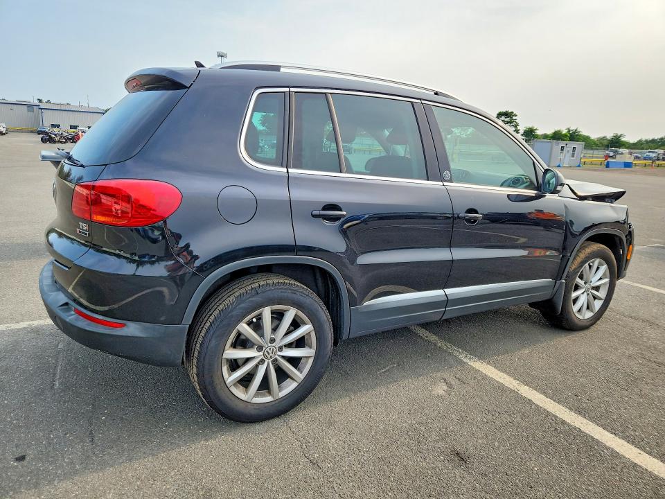 2017 Volkswagen Tiguan მანქანა იყიდება აუქციონზე, vin: WVGSV7AX2HK005632, აუქციონის ნომერი: 64296816