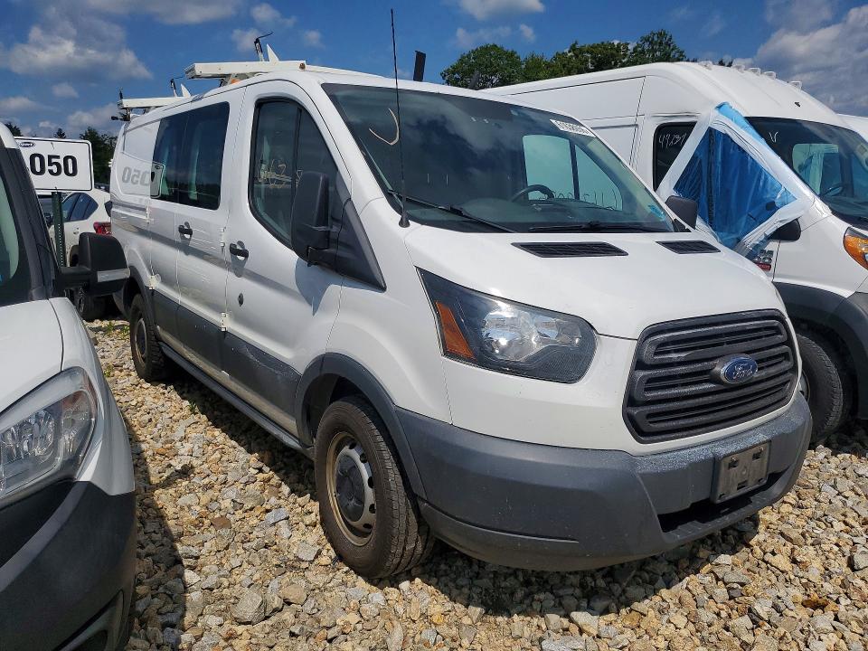 61638056 :رقم المزاد ، 1FTNE1ZM7FKA16521 vin ، 2015 Ford Transit مزاد بيع