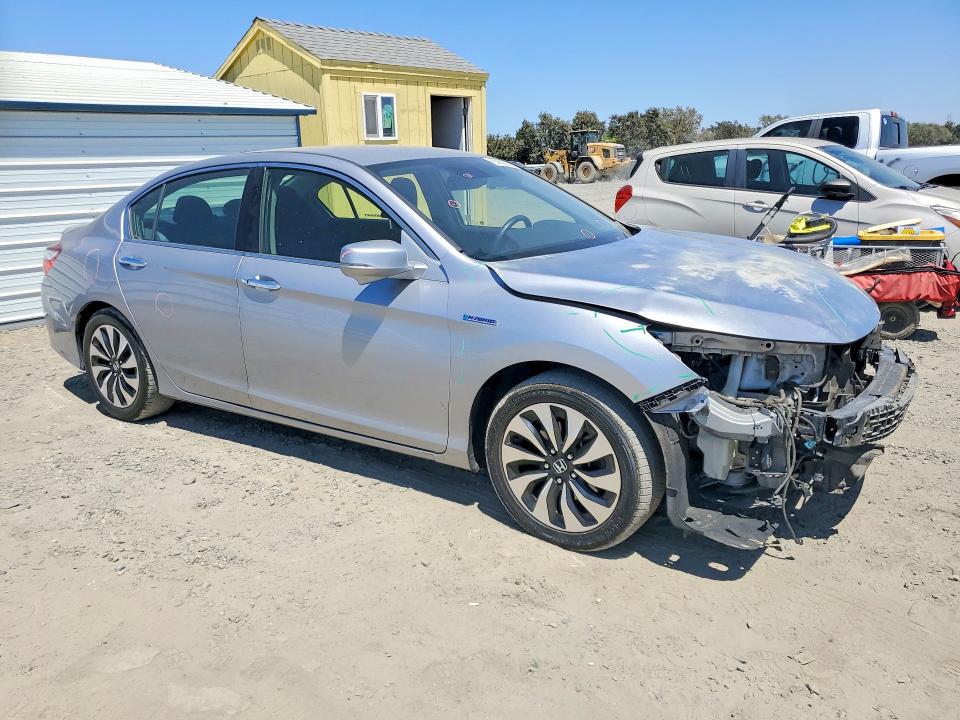 64323676 :رقم المزاد ، JHMCR6F35HC014119 vin ، 2017 Honda Accord مزاد بيع