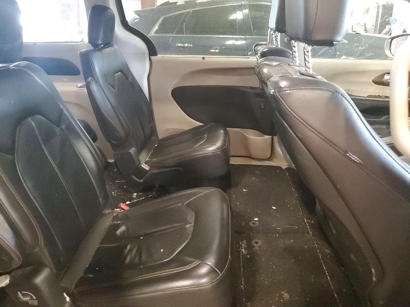 64969926 :رقم المزاد ، 2C4RC1EG1JR121766 vin ، 2018 Chrysler Pacifica مزاد بيع