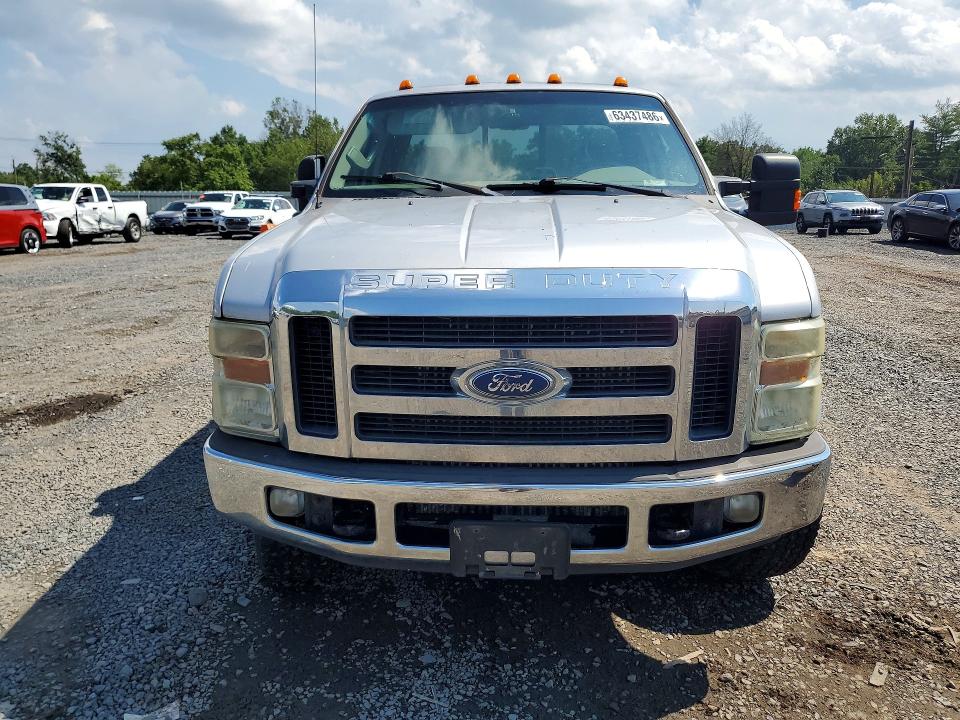 63437486 :رقم المزاد ، 1FTWX31RX8EA32117 vin ، 2008 Ford F350 مزاد بيع