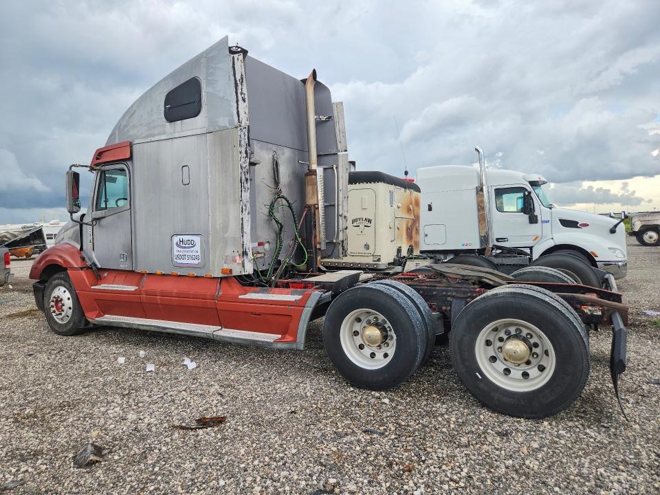 Aukcja sprzedaży 2001 Freightliner Columbia 1, vin: 1FUJA6BD91LJ23681, numer aukcji: 64034076