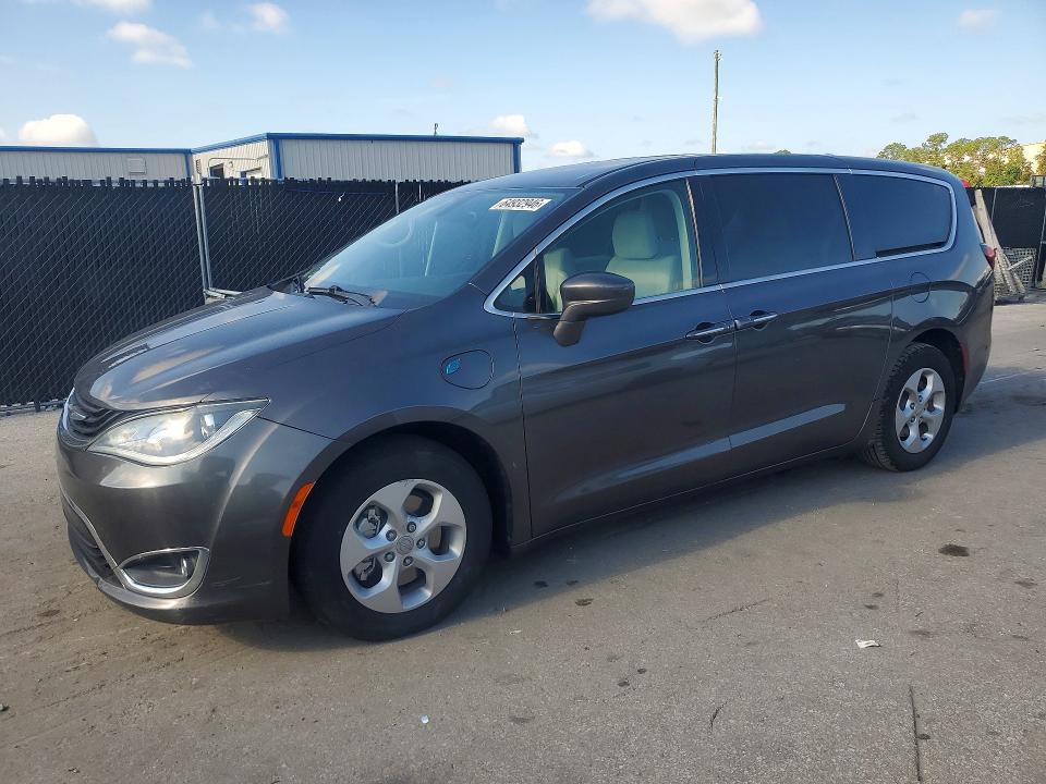2018 Chrysler Pacifica მანქანა იყიდება აუქციონზე, vin: 2C4RC1H77JR163631, აუქციონის ნომერი: 64932946