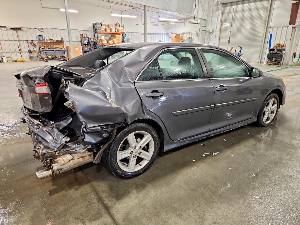 2014 Toyota Camry მანქანა იყიდება აუქციონზე, vin: 4T1BF1FK0EU465458, აუქციონის ნომერი: 65457036
