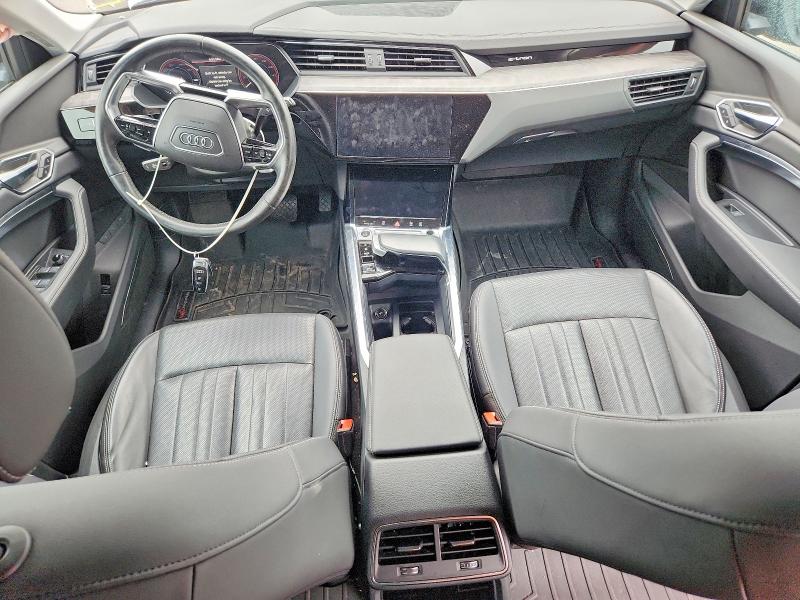 Продажа на аукционе авто 2021 Audi E-tron, vin: WA1LAAGE7MB001541, номер лота: 65941986