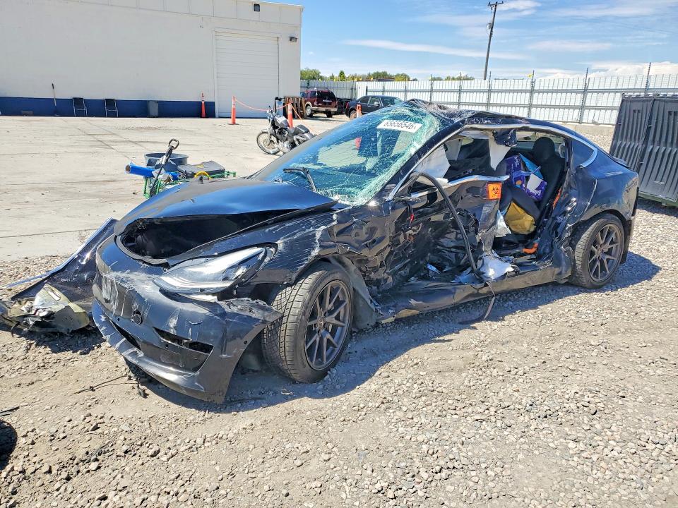 Продажа на аукционе авто 2018 Tesla Model 3, vin: 5YJ3E1EA8JF062691, номер лота: 65656546