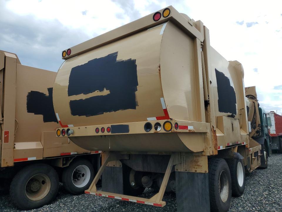 65701216 :رقم المزاد ، 3BPZL00X69F719201 vin ، 2009 Peterbilt 320 مزاد بيع