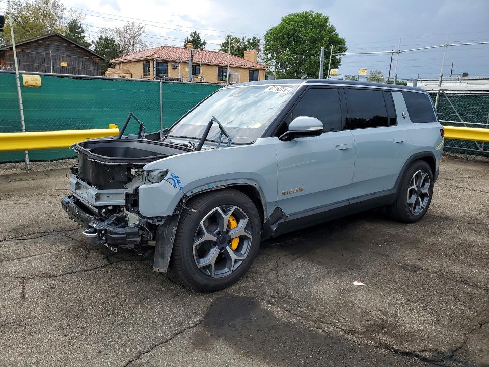Продажа на аукционе авто 2023 Rivian R1s, vin: 7PDSGABA0PN024532, номер лота: 64153976
