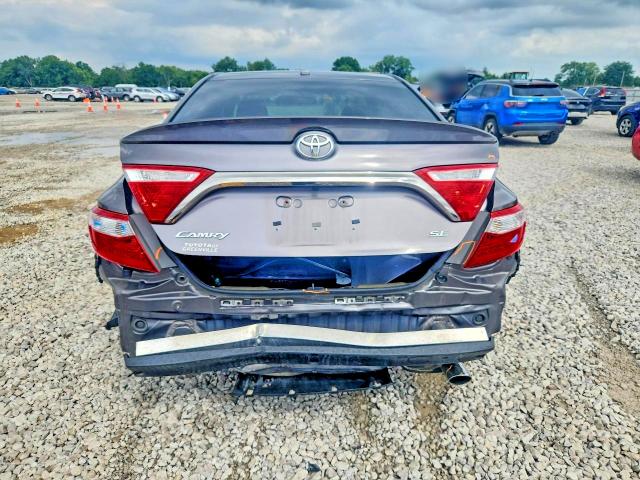 64681866 :رقم المزاد ، 4T1BF1FK5HU372679 vin ، 2017 Toyota Camry مزاد بيع