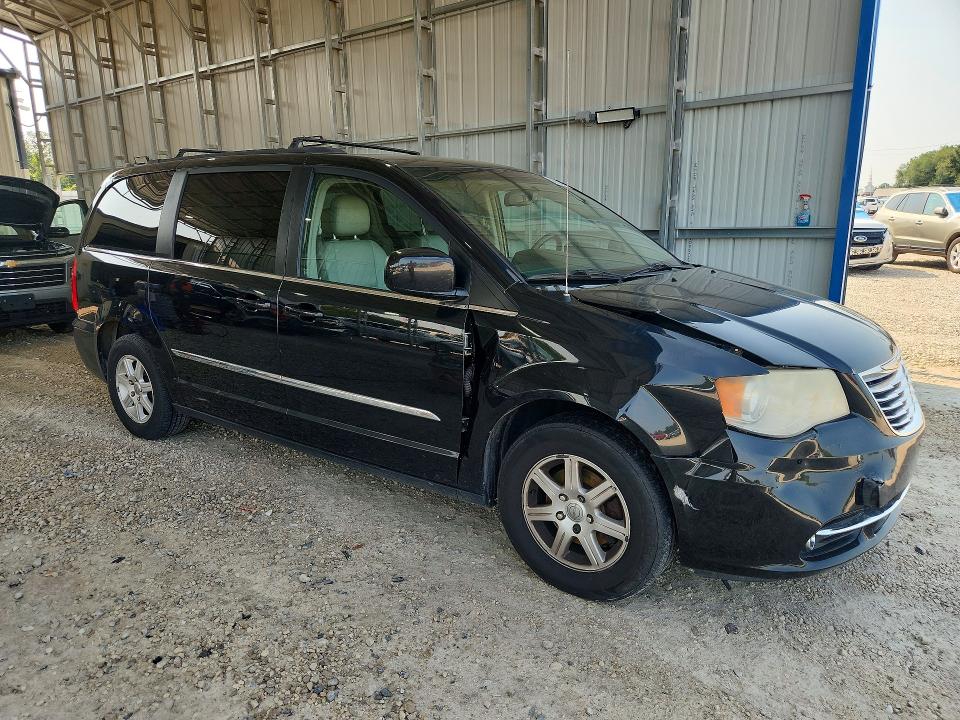 64213136 :رقم المزاد ، 2C4RC1BG7DR555229 vin ، 2013 Chrysler Town & Country مزاد بيع