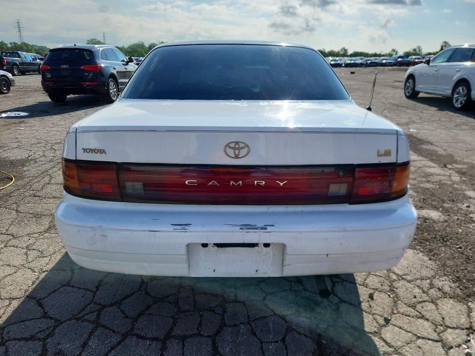 1992 Toyota Camry მანქანა იყიდება აუქციონზე, vin: 4T1SK12E4NU066998, აუქციონის ნომერი: 65124706
