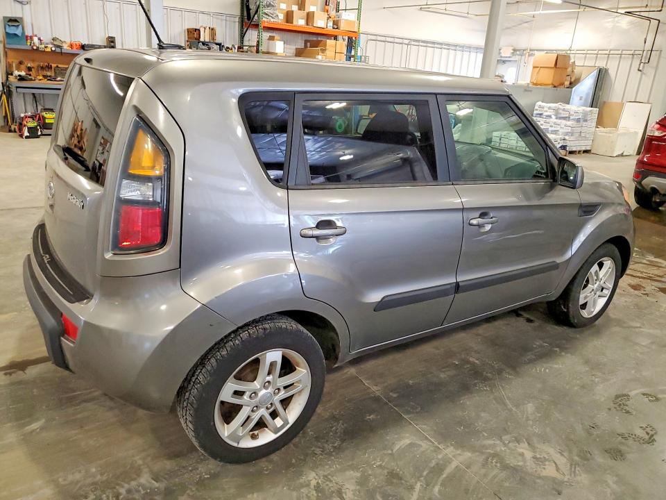 64813526 :رقم المزاد ، KNDJT2A29B7331967 vin ، 2011 Kia Soul مزاد بيع