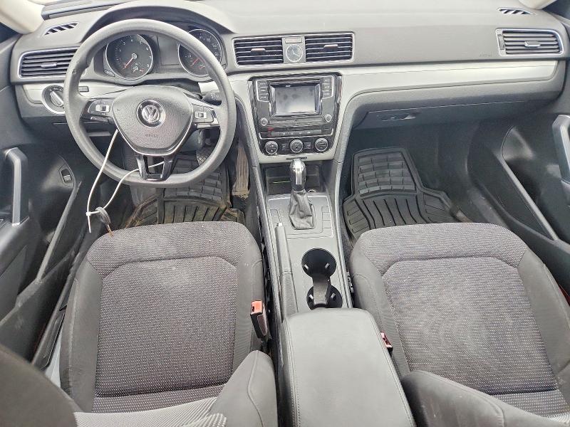 64118206 :رقم المزاد ، 1VWAT7A33GC012050 vin ، 2016 Volkswagen Passat مزاد بيع