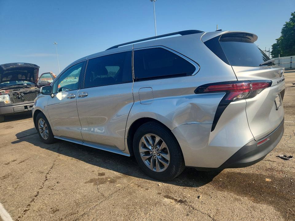 2021 Toyota Sienna მანქანა იყიდება აუქციონზე, vin: 5TDKRKEC3MS073086, აუქციონის ნომერი: 64052896