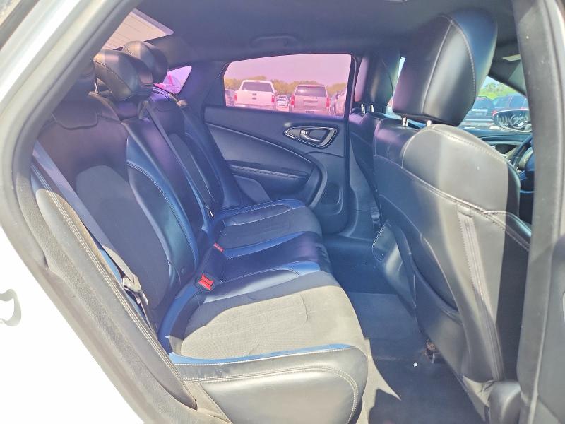 2015 Chrysler 200 მანქანა იყიდება აუქციონზე, vin: 1C3CCCBB8FN699205, აუქციონის ნომერი: 63757326