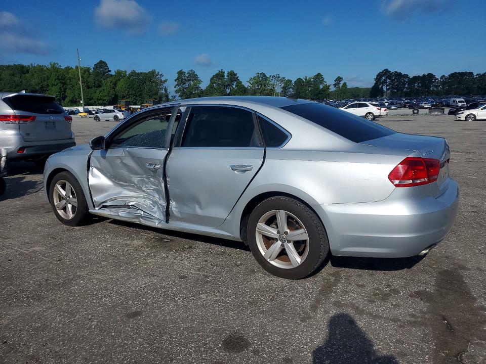 63737826 :رقم المزاد ، 1VWBH7A33CC106090 vin ، 2012 Volkswagen Passat مزاد بيع