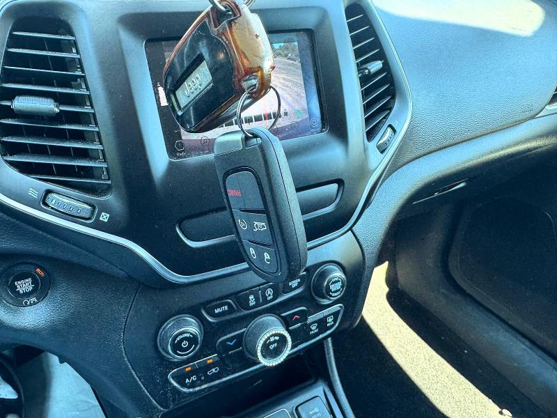 2019 Jeep Cherokee მანქანა იყიდება აუქციონზე, vin: 1C4PJMLB9KD182017, აუქციონის ნომერი: 64132986