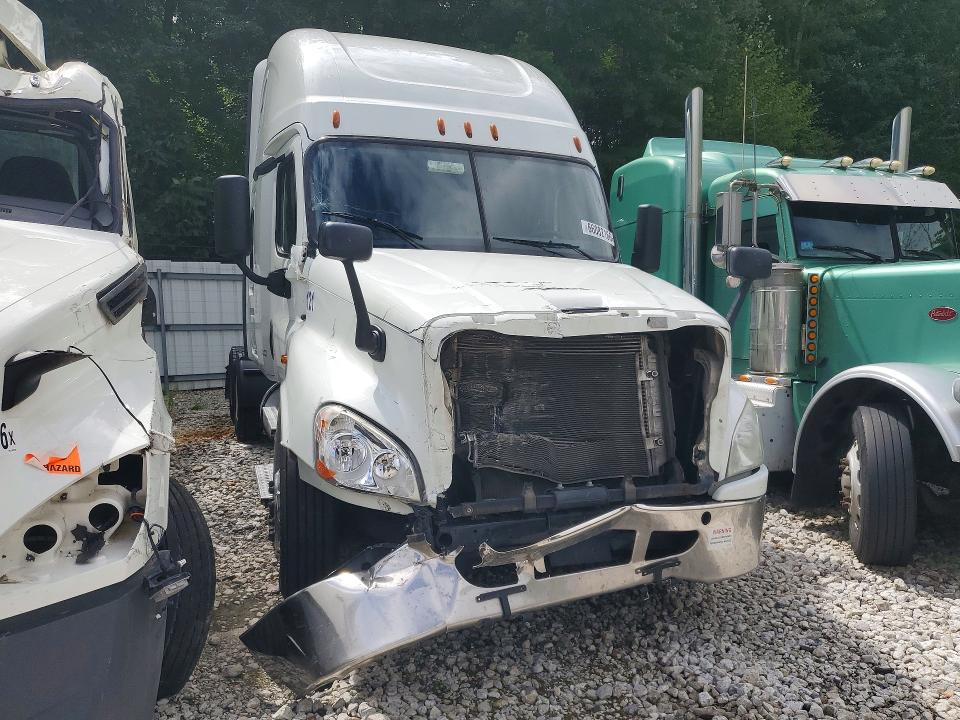Продажа на аукционе авто 2020 Freightliner Cascadia 125, vin: 3AKJGLFG7LSLG7043, номер лота: 66082166