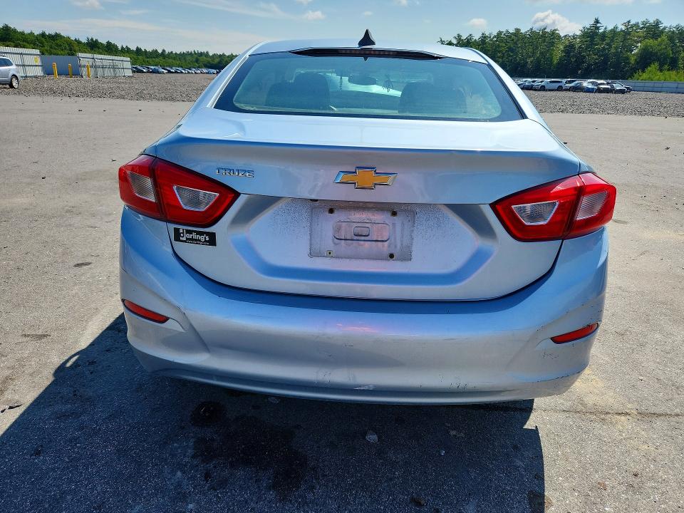 64771336 :رقم المزاد ، 1G1BC5SM7J7191379 vin ، 2018 Chevrolet Cruze مزاد بيع