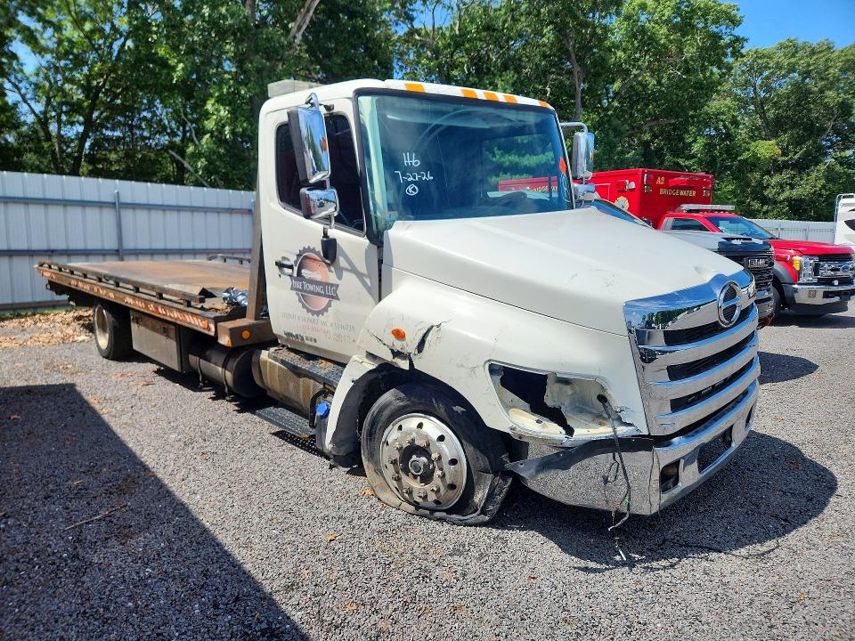 64236386 :رقم المزاد ، 5PVNJ8JN1B4S50516 vin ، 2011 Hino 258/268 مزاد بيع