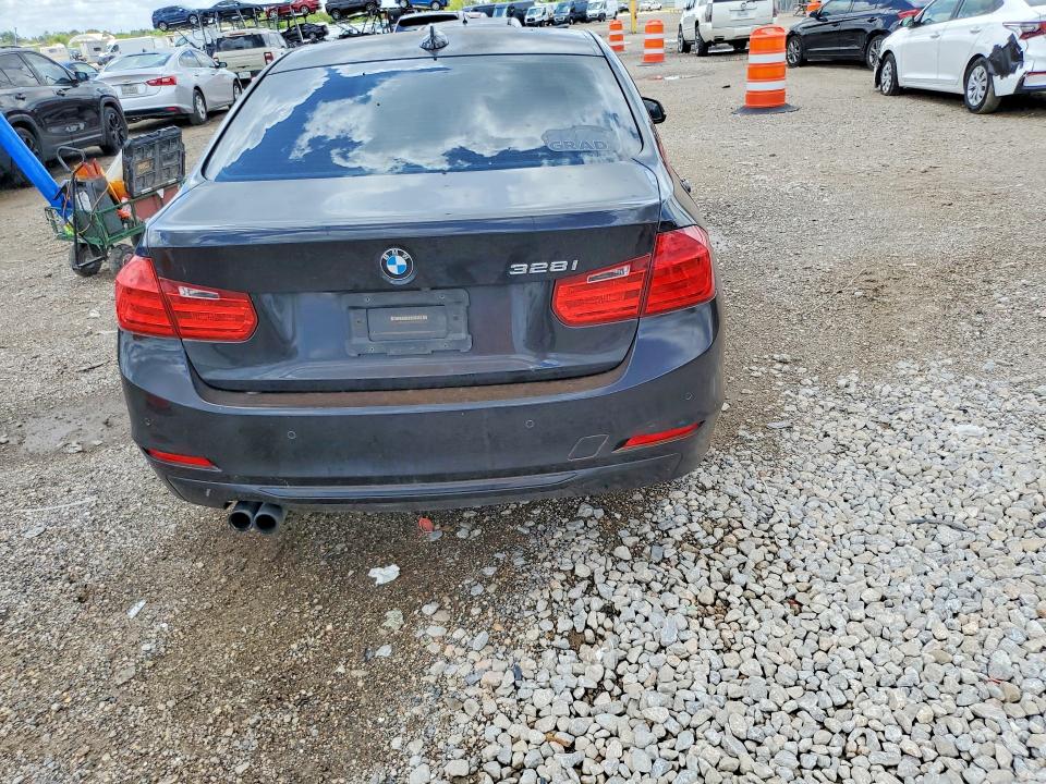 2015 Bmw 328 მანქანა იყიდება აუქციონზე, vin: WBA3A5G51FNS87415, აუქციონის ნომერი: 64635856