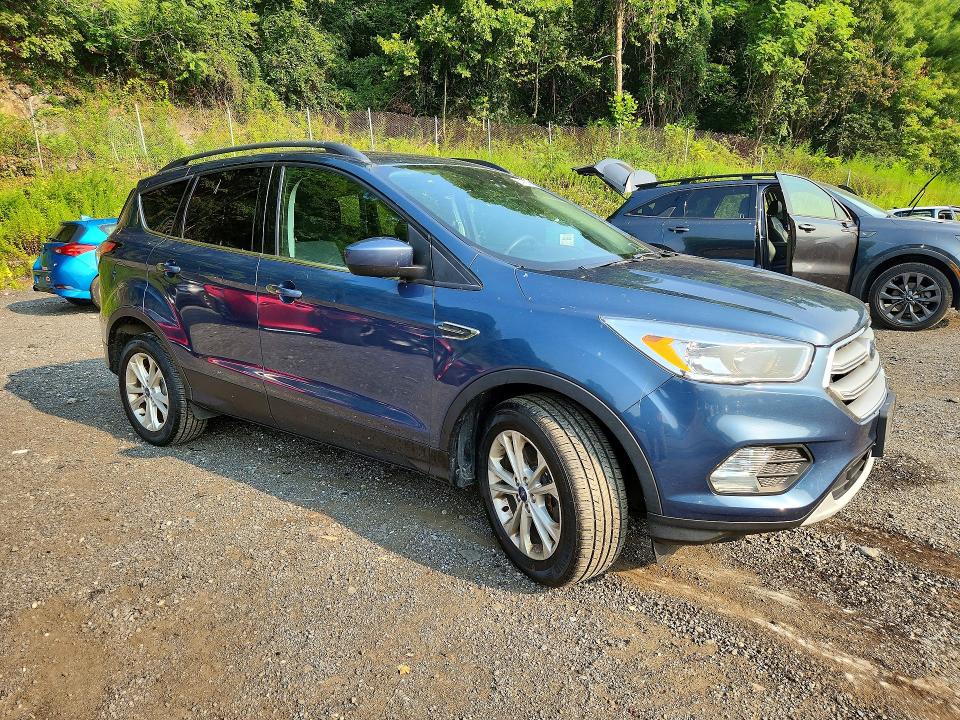 Продаж на аукціоні авто 2018 Ford Escape, vin: 1FMCU9GD8JUC61719, номер лоту: 64784196