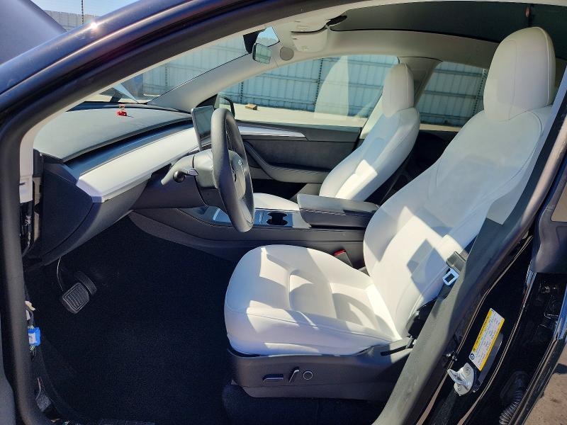 64290066 :رقم المزاد ، 7SAYGAEE4PF640560 vin ، 2023 Tesla Model Y مزاد بيع