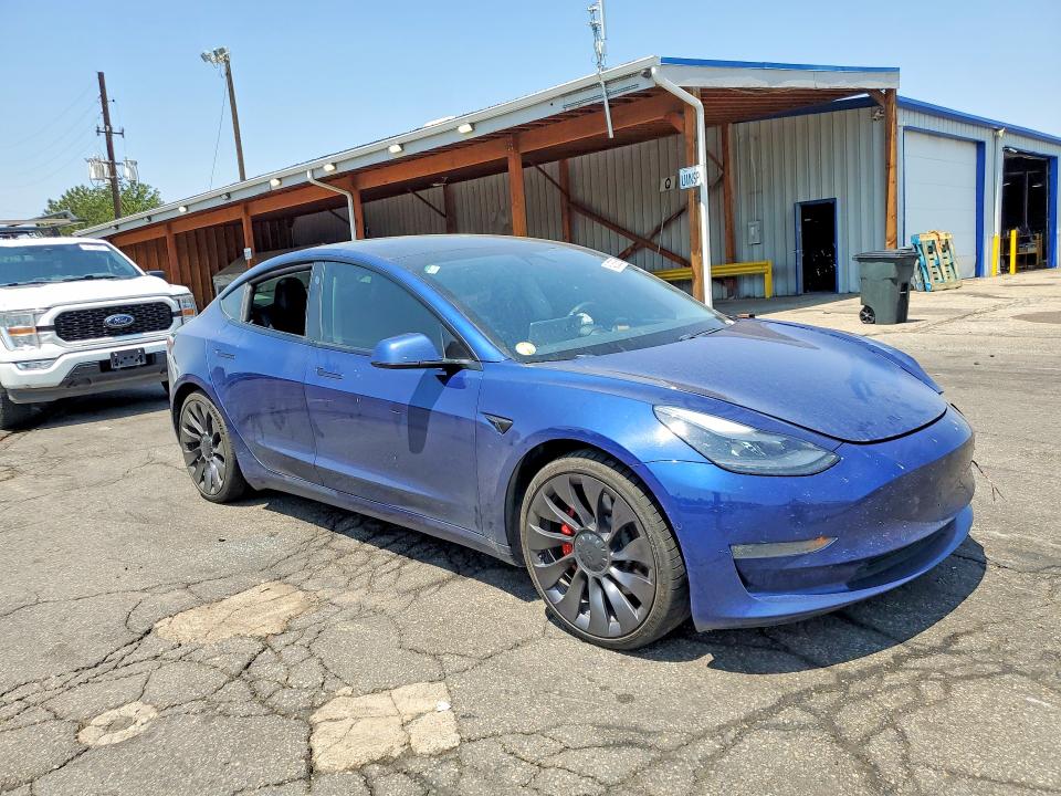 64263836 :رقم المزاد ، 5YJ3E1EC5MF997186 vin ، 2021 Tesla Model 3 مزاد بيع