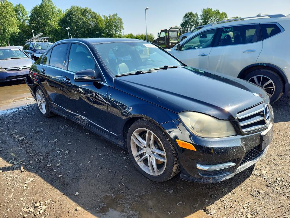 2014 Mercedes-benz C მანქანა იყიდება აუქციონზე, vin: WDDGF8AB1EA965257, აუქციონის ნომერი: 66280746