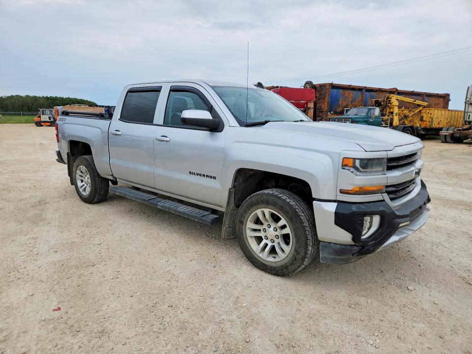 Продажа на аукционе авто 2018 Chevrolet Silverado, vin: 3GCUKREC0JG393014, номер лота: 64804326