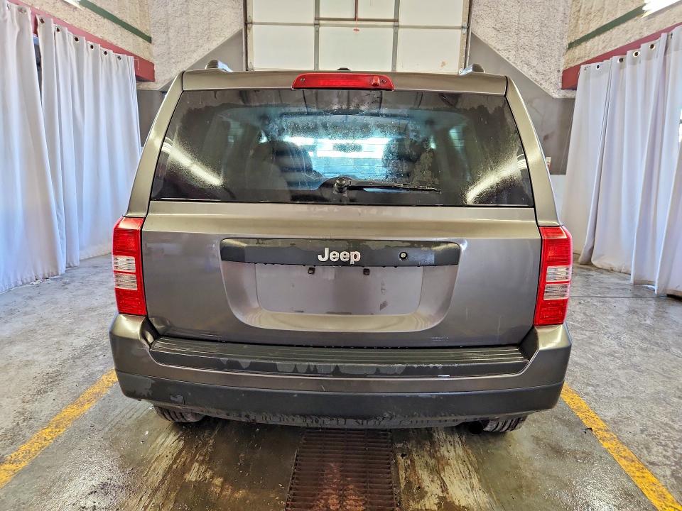 64959676 :رقم المزاد ، 1C4NJPBA0HD166914 vin ، 2017 Jeep Patriot مزاد بيع