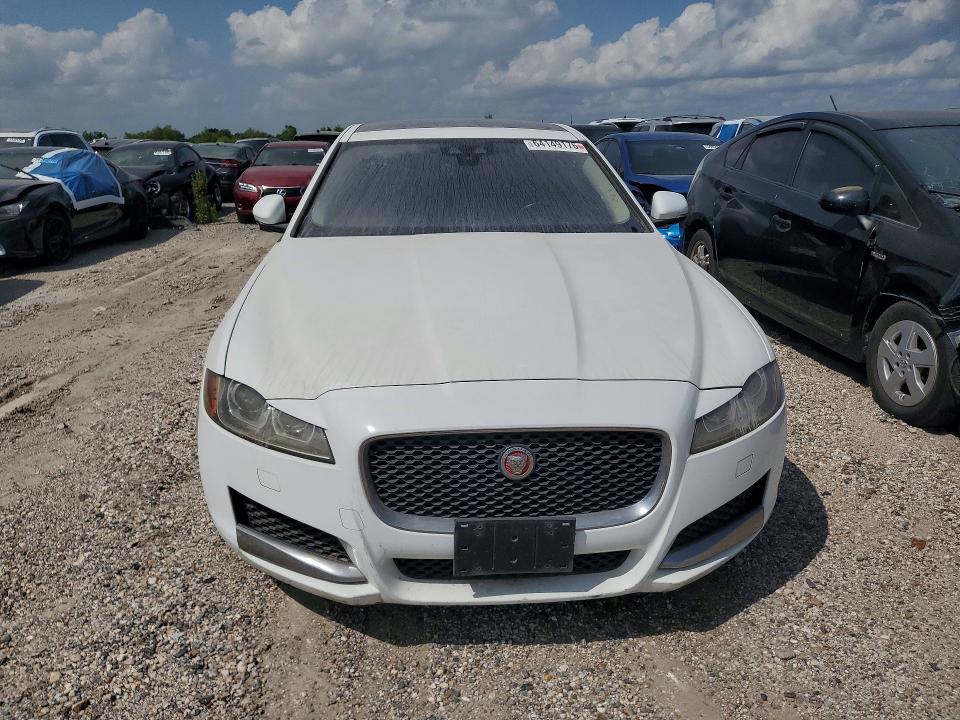 Продаж на аукціоні авто 2018 Jaguar Xf, vin: SAJBR4FX7JCY70596, номер лоту: 64149176