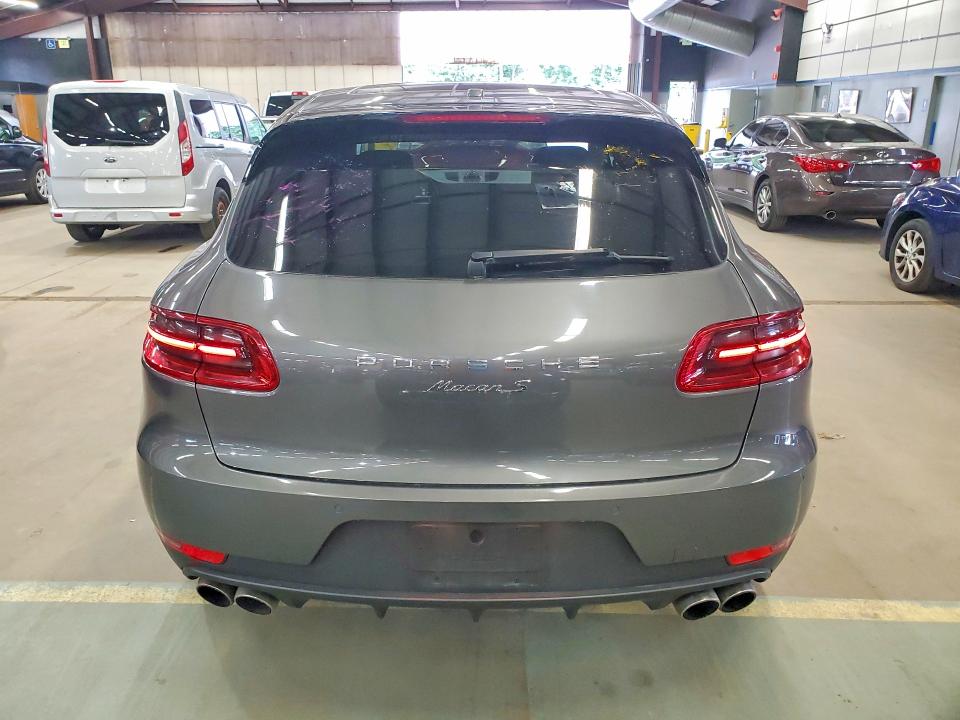 64261866 :رقم المزاد ، WP1AB2A58GLB47520 vin ، 2016 Porsche Macan مزاد بيع
