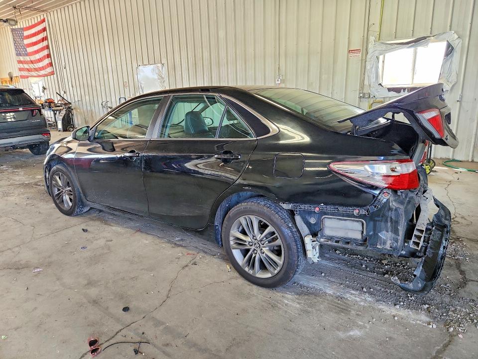 63762386 :رقم المزاد ، 4T1BF1FK2FU082106 vin ، 2015 Toyota Camry مزاد بيع