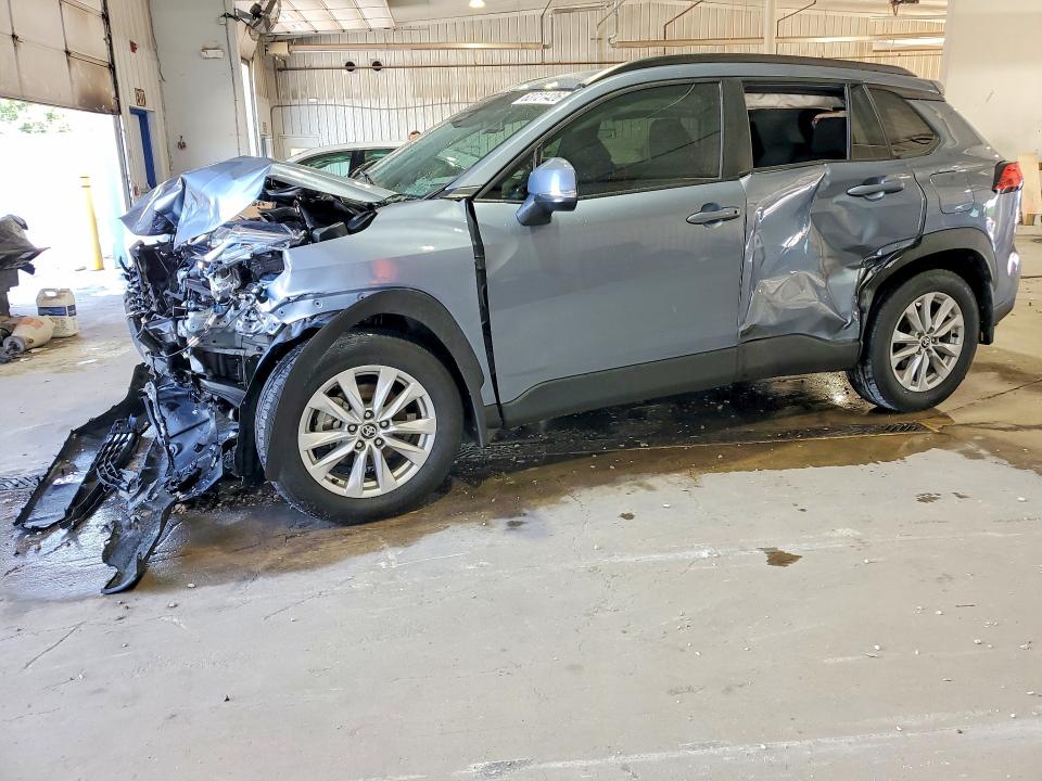 Продажа на аукционе авто 2023 Toyota Corolla Cross, vin: 7MUCAABG7PV068559, номер лота: 63721426