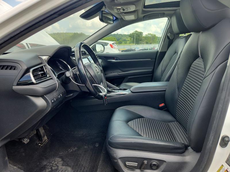 65413946 :رقم المزاد ، 4T1B11HK9KU685253 vin ، 2019 Toyota Camry مزاد بيع