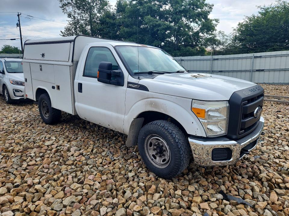 64144966 :رقم المزاد ، 1FTBF2A66FEA80082 vin ، 2015 Ford F250 مزاد بيع