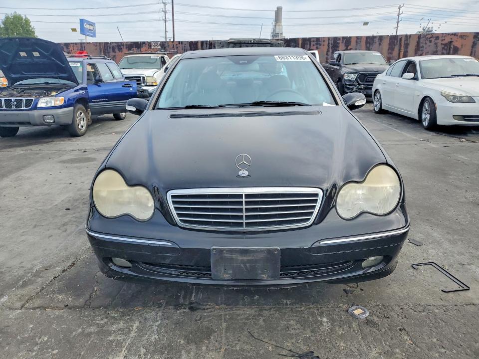 2004 Mercedes-benz C მანქანა იყიდება აუქციონზე, vin: WDBRF40J44A568238, აუქციონის ნომერი: 66311396