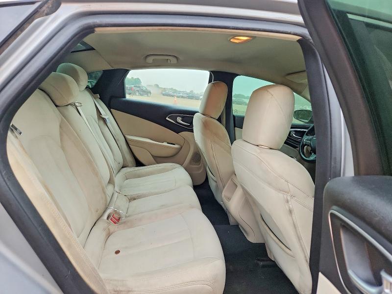 63008306 :رقم المزاد ، 1C3CCCAB4FN666784 vin ، 2015 Chrysler 200 مزاد بيع