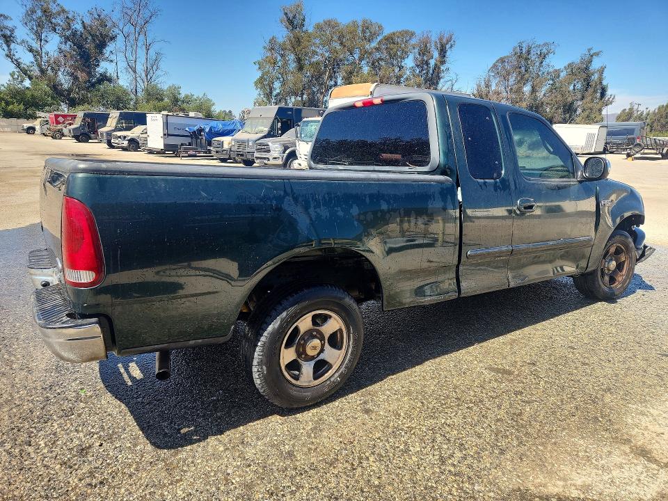 62610196 :رقم المزاد ، 1FTRX172X2NA11528 vin ، 2002 Ford F150 مزاد بيع
