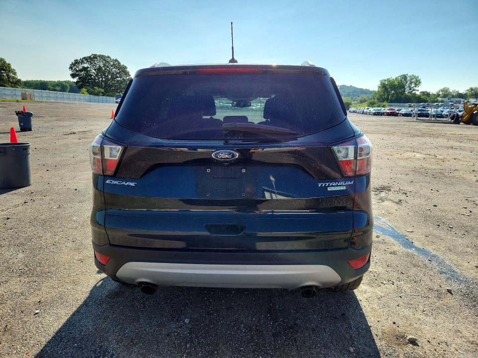 63754566 :رقم المزاد ، 1FMCU0JD8HUE22343 vin ، 2017 Ford Escape مزاد بيع