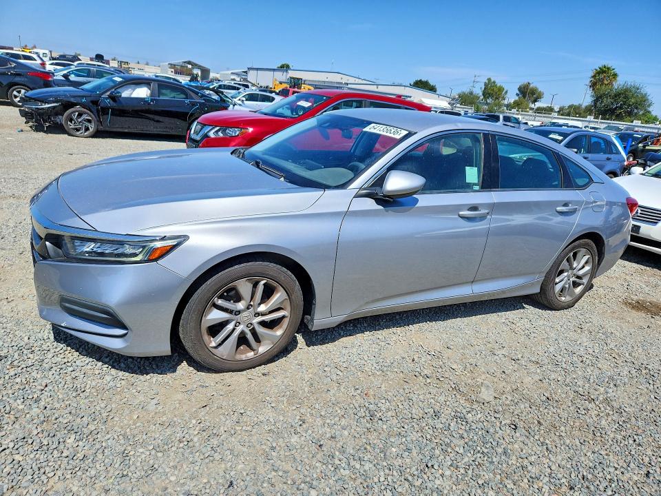 2018 Honda Accord მანქანა იყიდება აუქციონზე, vin: 1HGCV1F13JA001824, აუქციონის ნომერი: 64135636