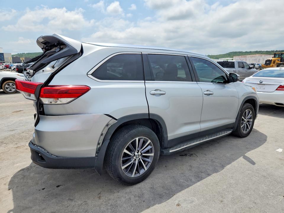 2019 Toyota Highlander მანქანა იყიდება აუქციონზე, vin: 5TDKZRFH2KS565138, აუქციონის ნომერი: 65176006