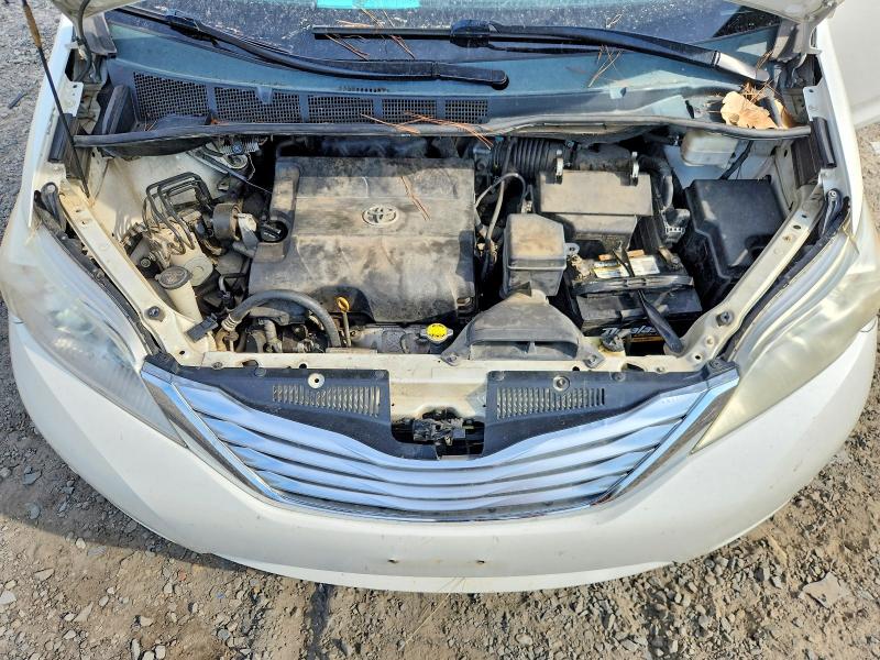 66225196 :رقم المزاد ، 5TDYK3DC0BS078118 vin ، 2011 Toyota Sienna مزاد بيع