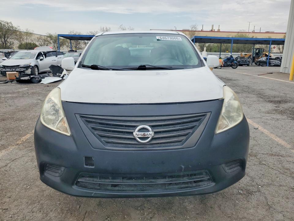 64673086 :رقم المزاد ، 3N1CN7AP0EL855619 vin ، 2014 Nissan Versa مزاد بيع