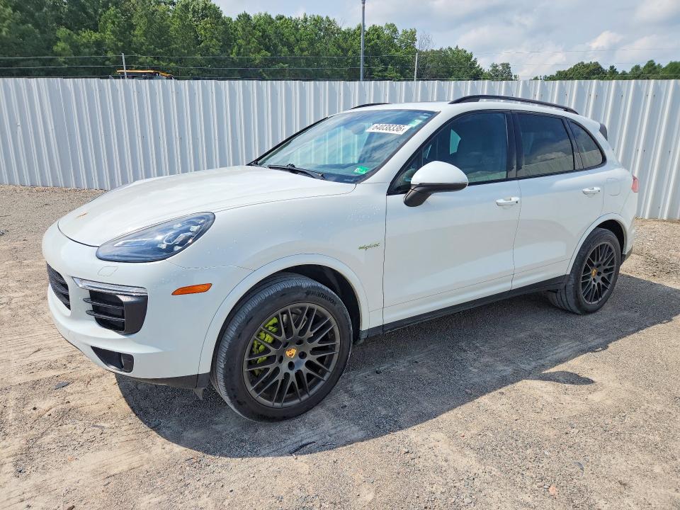 64038336 :رقم المزاد ، WP1AE2A2XHLA68929 vin ، 2017 Porsche Cayenne مزاد بيع