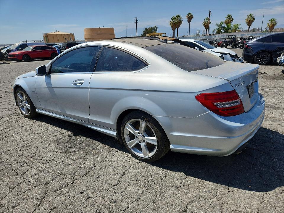 2012 Mercedes-benz C მანქანა იყიდება აუქციონზე, vin: WDDGJ4HB6CF887166, აუქციონის ნომერი: 64458546