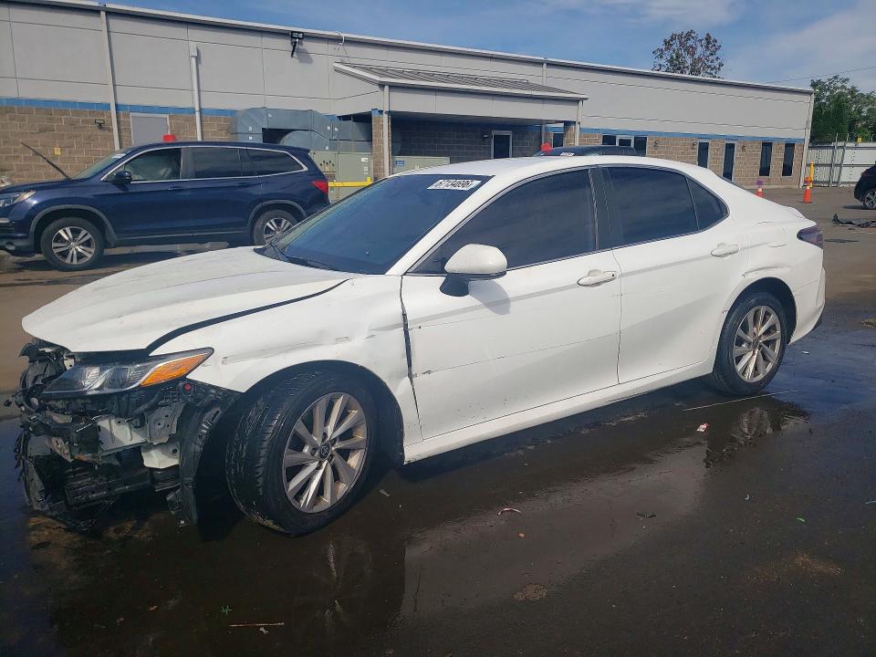 Auction sale of the 2022 Toyota Camry, vin: 4T1C11AK5NU628325, lot number: 67134696