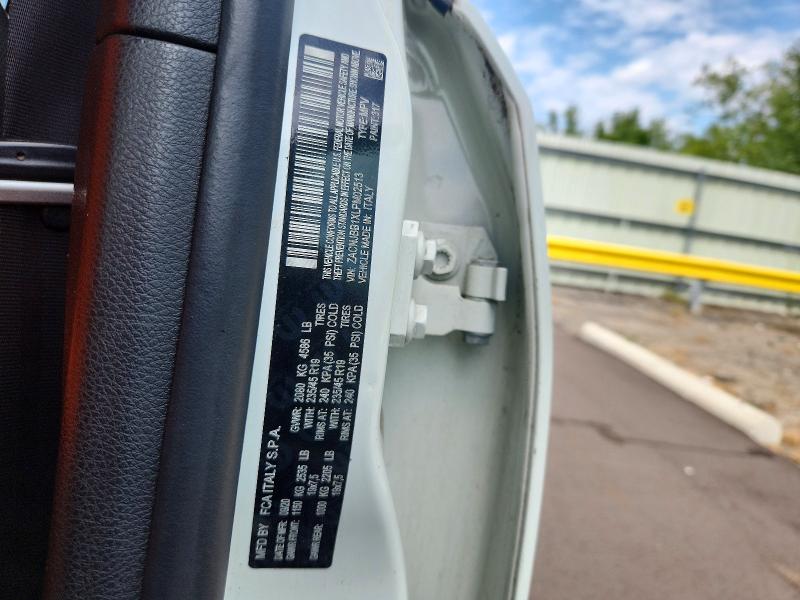 66143896 :رقم المزاد ، ZACNJBB1XLPM02513 vin ، 2020 Jeep Renegade مزاد بيع