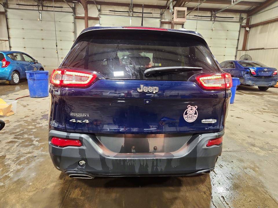 64223906 :رقم المزاد ، 1C4PJMCS6FW505630 vin ، 2015 Jeep Cherokee مزاد بيع
